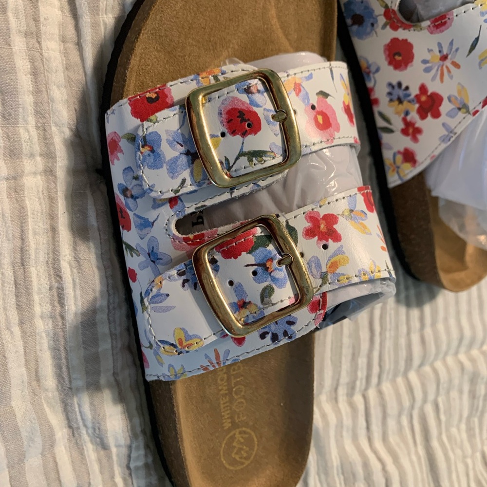 White Mountain Helga Floral Double Strap Sandals - Picture 7 of 10